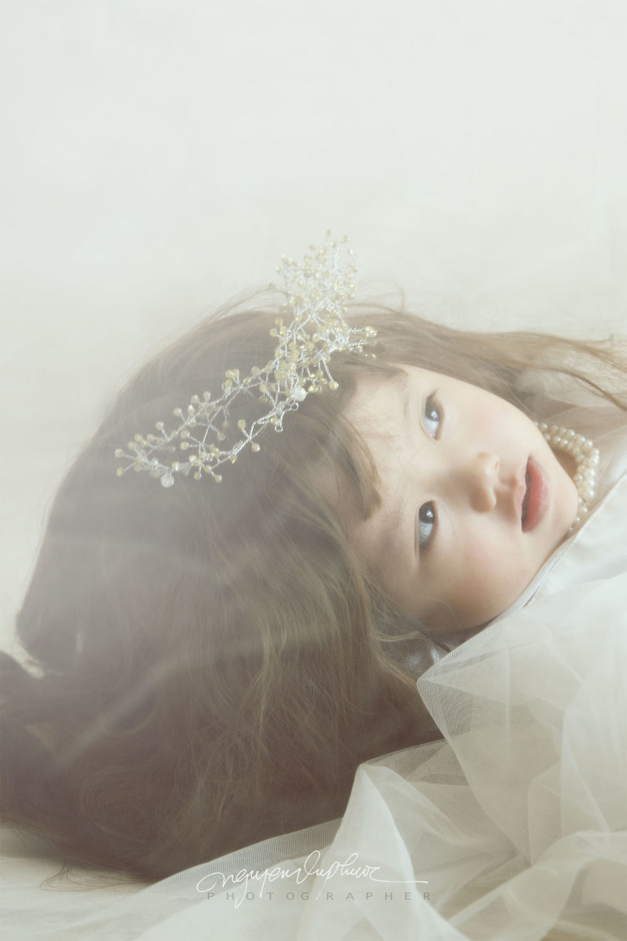 These Photos Are The Stories That Zinni Plays As A Princess With Her Mother These Photos Are The Stories That Zinni Plays As A Princess With Her Mother