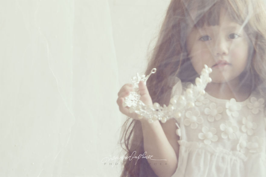 These Photos Are The Stories That Zinni Plays As A Princess With Her Mother These Photos Are The Stories That Zinni Plays As A Princess With Her Mother