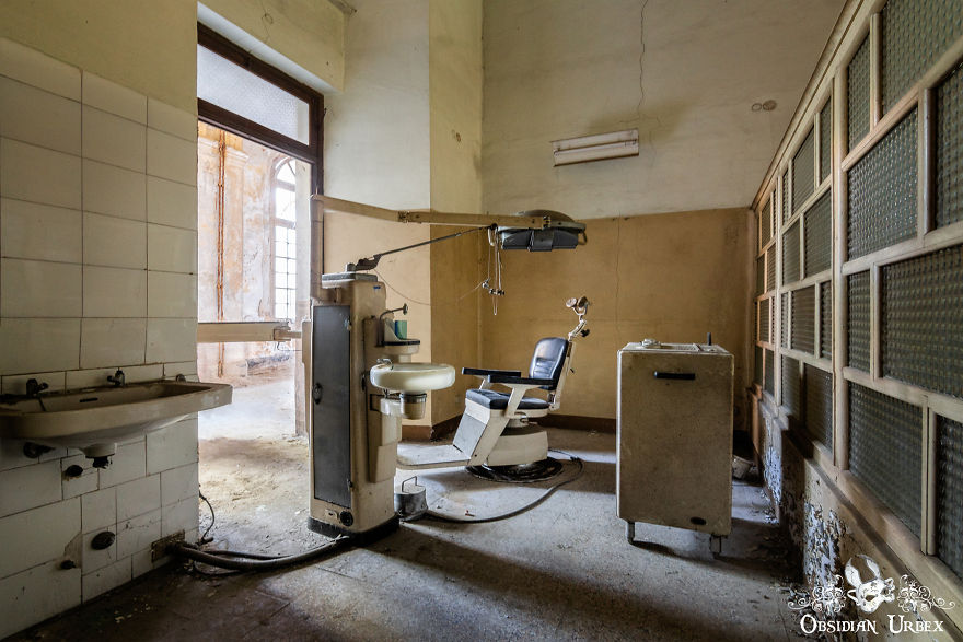 My 14 Photographs Show How Creepy This Abandoned Mental Asylum In Italy Looks My 14 Photographs Show How Creepy This Abandoned Mental Asylum In Italy Looks