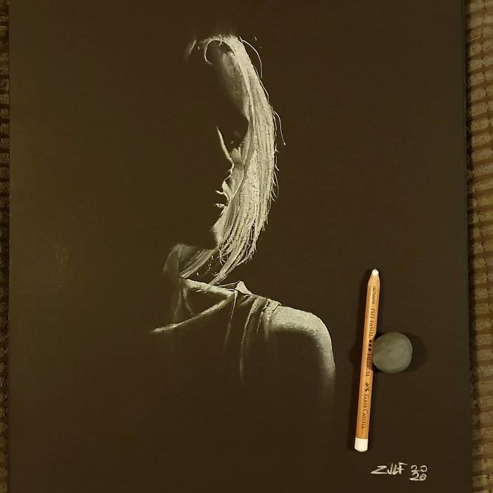Artist Draws Beautiful Portraits Of Women And They Look Like They’re Cast In Light (19 Pics) Artist Draws Beautiful Portraits Of Women And They Look Like They’re Cast In Light (19 Pics)