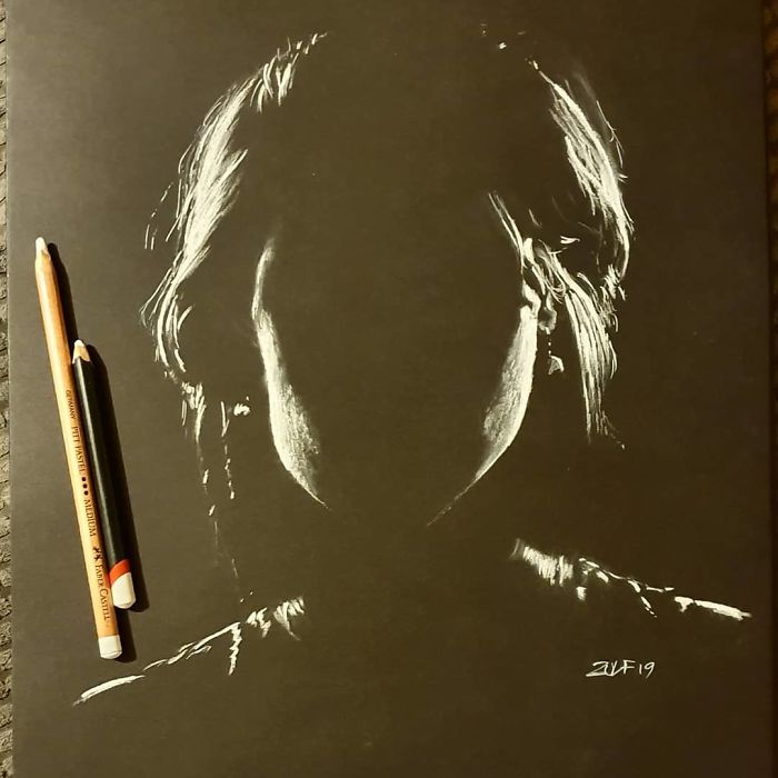 Artist Draws Beautiful Portraits Of Women And They Look Like They’re Cast In Light (19 Pics) Artist Draws Beautiful Portraits Of Women And They Look Like They’re Cast In Light (19 Pics)