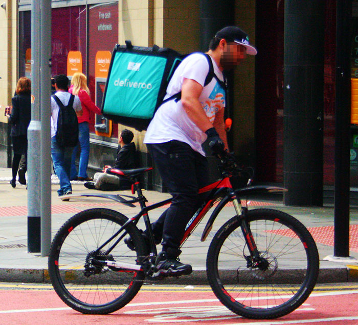 People Are Pointing Out That The Lack Of Sick Days For US Employees Could Make The Spread Of Coronavirus Accelerate