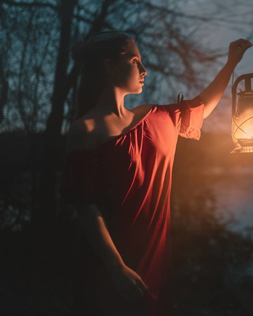 Photographer Captures Eerie Portraits That Look Like Horror Movie Posters (81 Pics) Photographer Captures Eerie Portraits That Look Like Horror Movie Posters (81 Pics)