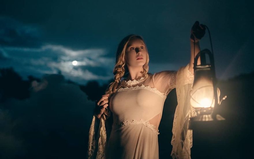 Photographer Captures Eerie Portraits That Look Like Horror Movie Posters (81 Pics) Photographer Captures Eerie Portraits That Look Like Horror Movie Posters (81 Pics)