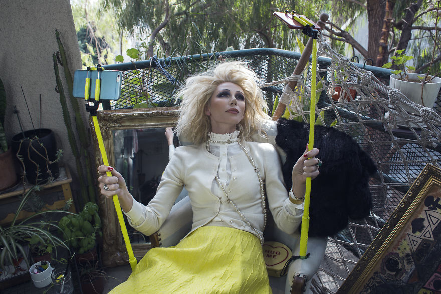 We Created An Artistic Satire About Selfies We Created An Artistic Satire About Selfies