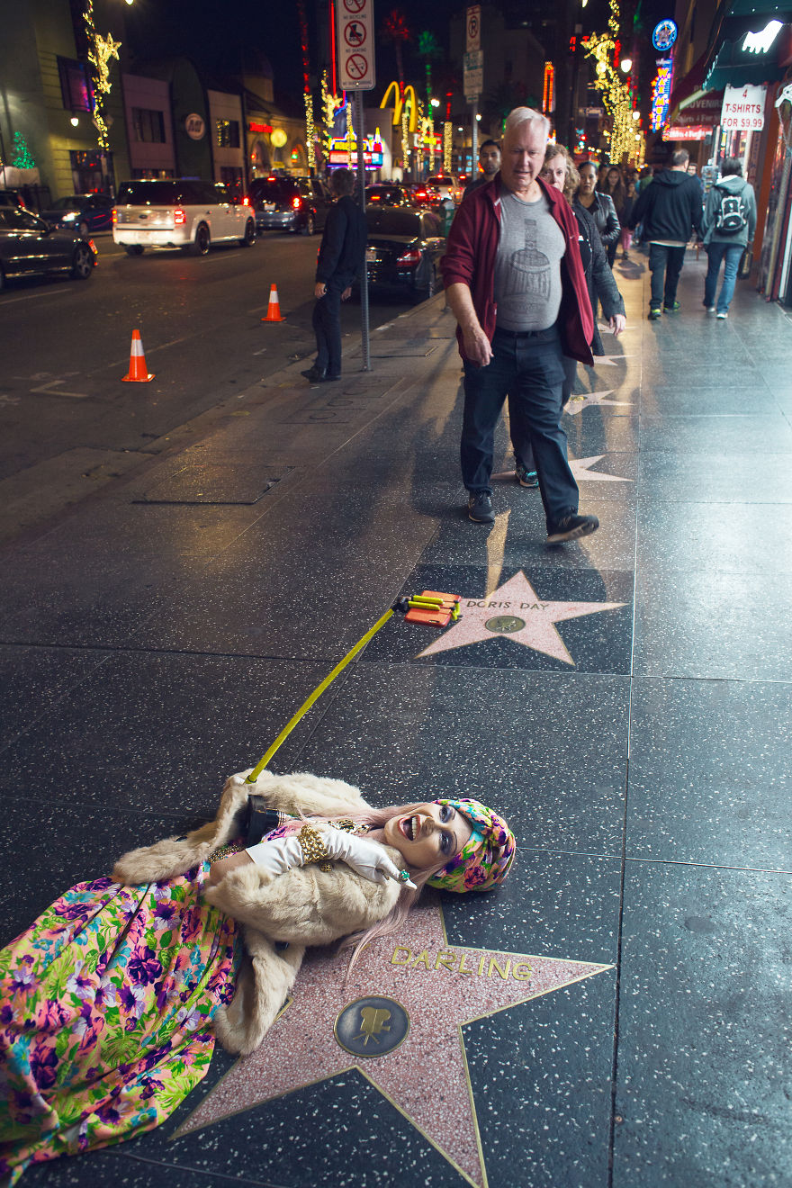 We Created An Artistic Satire About Selfies We Created An Artistic Satire About Selfies