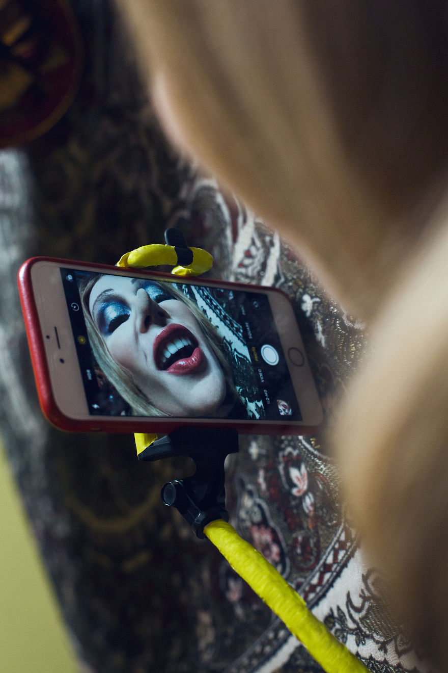 We Created An Artistic Satire About Selfies We Created An Artistic Satire About Selfies