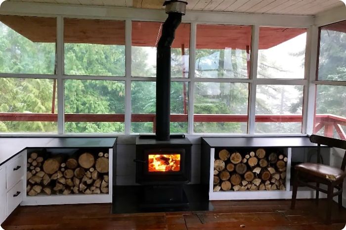 1950s Fire Lookout Transformed Into An Off-Grid Shelter 1950s Fire Lookout Transformed Into An Off-Grid Shelter