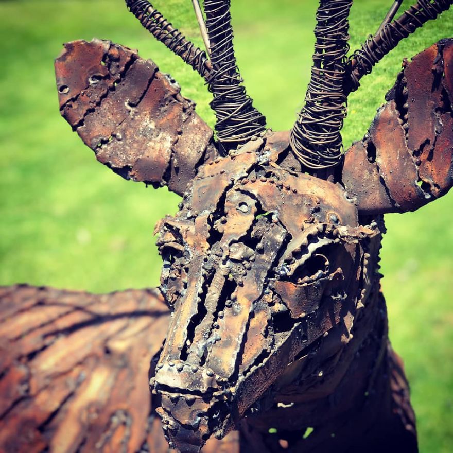 Midwest Artist Transforms Landscapes With Unbelievable Metal Figures (14 Pics) Midwest Artist Transforms Landscapes With Unbelievable Metal Figures (14 Pics)