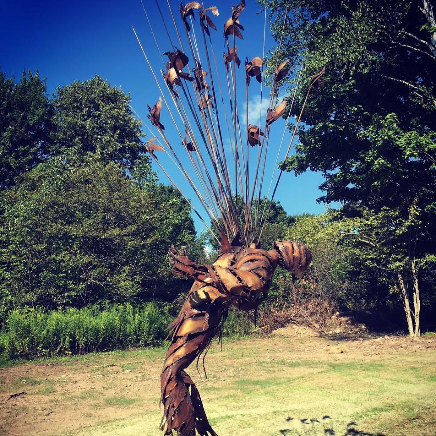 Midwest Artist Transforms Landscapes With Unbelievable Metal Figures (14 Pics) Midwest Artist Transforms Landscapes With Unbelievable Metal Figures (14 Pics)