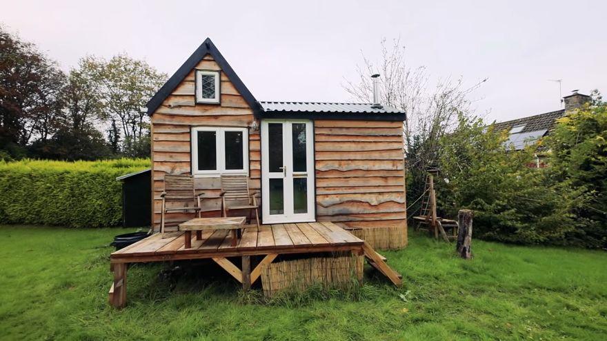 17-Year-Old Builds Tiny House For Under $8k 17-Year-Old Builds Tiny House For Under $8k