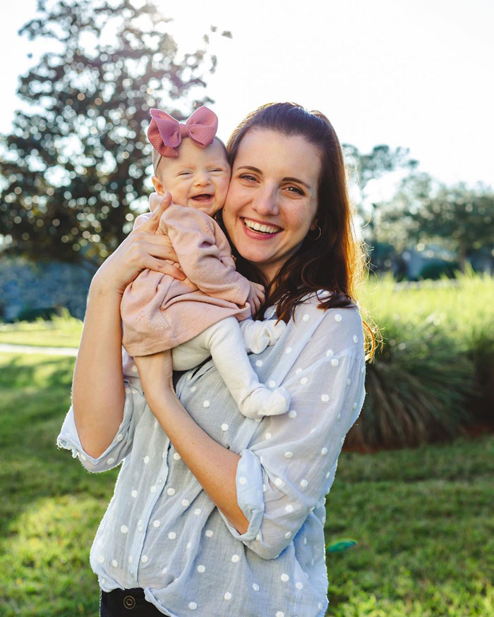 Woman Dresses Up As Different Pop Culture Characters To Celebrate Each Week Of Her Pregnancy Woman Dresses Up As Different Pop Culture Characters To Celebrate Each Week Of Her Pregnancy