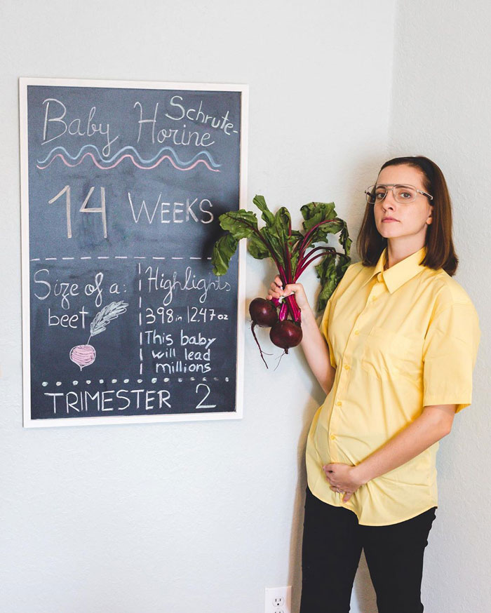 Woman Dresses Up As Different Pop Culture Characters To Celebrate Each Week Of Her Pregnancy Woman Dresses Up As Different Pop Culture Characters To Celebrate Each Week Of Her Pregnancy