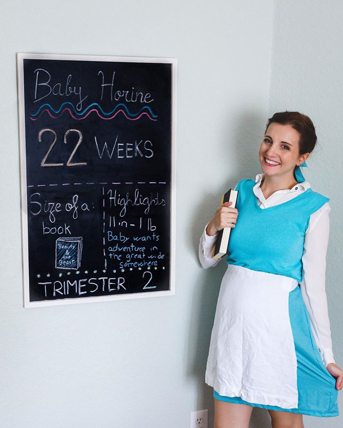 Woman Dresses Up As Different Pop Culture Characters To Celebrate Each Week Of Her Pregnancy Woman Dresses Up As Different Pop Culture Characters To Celebrate Each Week Of Her Pregnancy