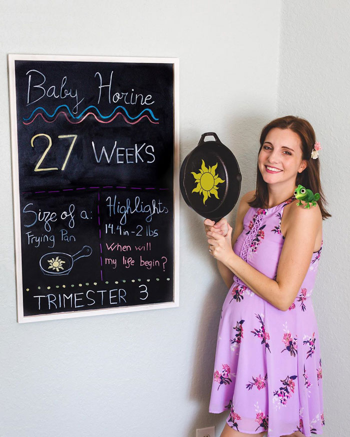 Woman Dresses Up As Different Pop Culture Characters To Celebrate Each Week Of Her Pregnancy Woman Dresses Up As Different Pop Culture Characters To Celebrate Each Week Of Her Pregnancy