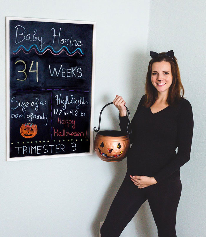 Woman Dresses Up As Different Pop Culture Characters To Celebrate Each Week Of Her Pregnancy Woman Dresses Up As Different Pop Culture Characters To Celebrate Each Week Of Her Pregnancy