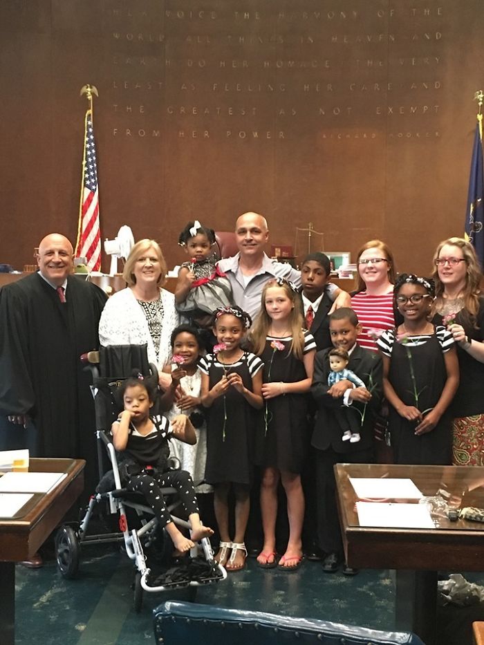 92-Year-Old War Veteran Starts Drawing To Save Money For This Mother Who&#8217;s Been Diagnosed With Cancer