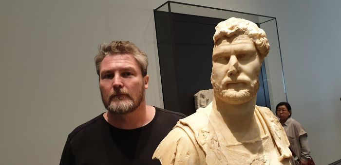 40 Times People Saw Their Doppelgangers In The Most Unexpected Places 40 Times People Saw Their Doppelgangers In The Most Unexpected Places