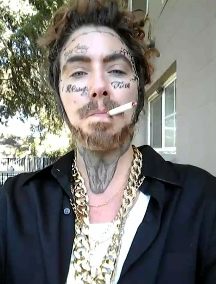 This 40-Year-Old Mom Pranks Kids By Dressing Up As Post Malone Making Everyone Think She’s Their Dad This 40-Year-Old Mom Pranks Kids By Dressing Up As Post Malone Making Everyone Think She’s Their Dad