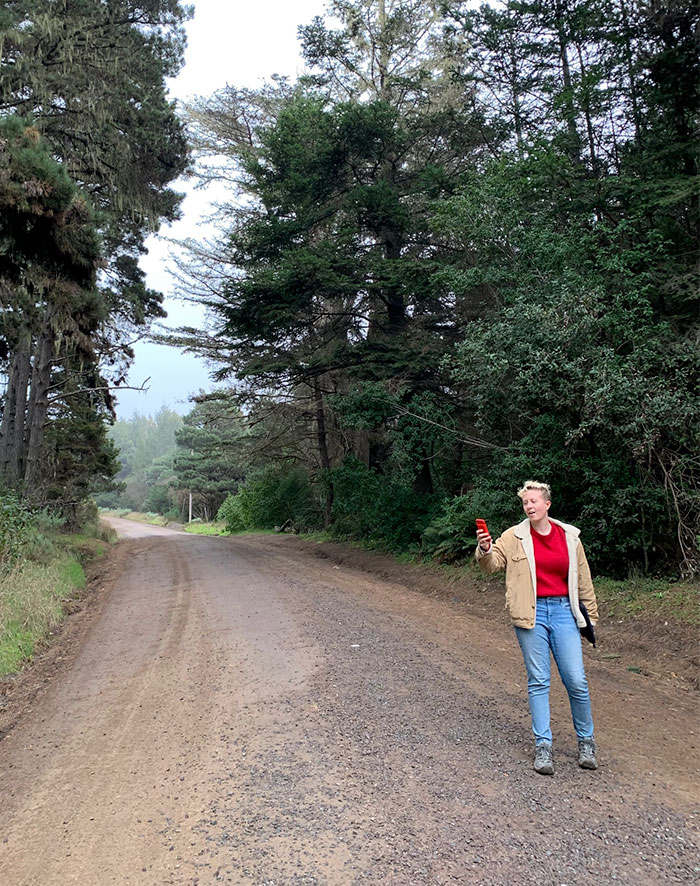 Woman Gets Stuck In Rural California After Losing Cell Service While Driving An App-Powered Rental Car And The Company Tells Her To Sleep In The Car Woman Gets Stuck In Rural California After Losing Cell Service While Driving An App-Powered Rental Car And The Company Tells Her To Sleep In The Car