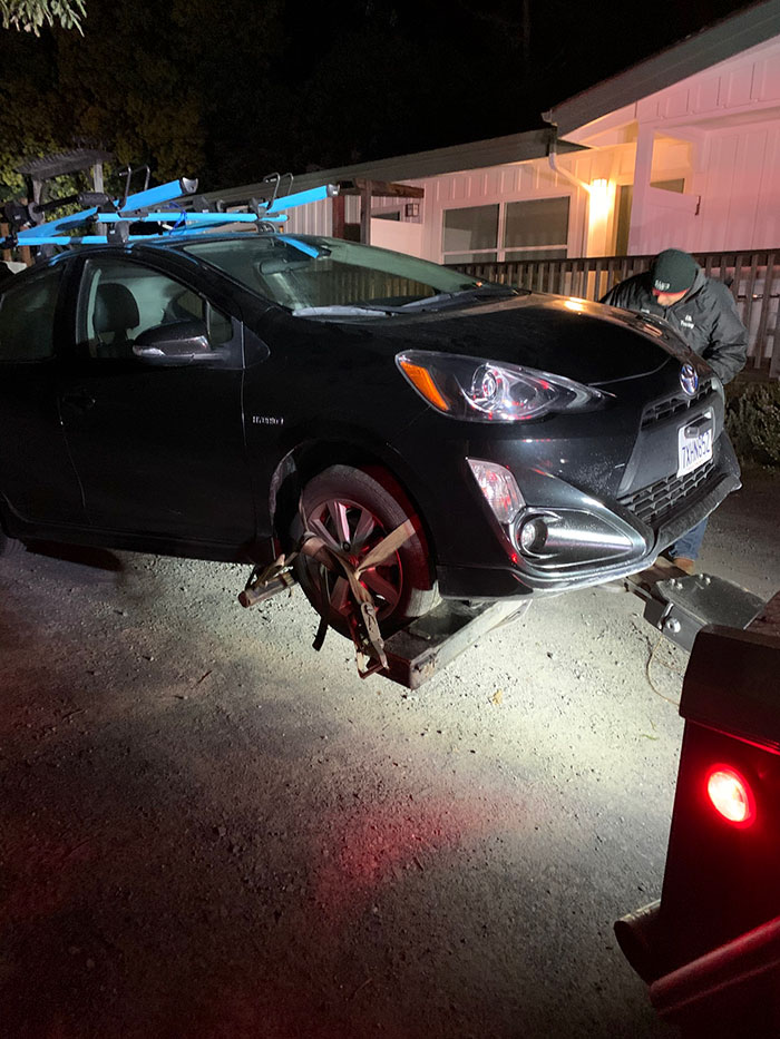 Woman Gets Stuck In Rural California After Losing Cell Service While Driving An App-Powered Rental Car And The Company Tells Her To Sleep In The Car Woman Gets Stuck In Rural California After Losing Cell Service While Driving An App-Powered Rental Car And The Company Tells Her To Sleep In The Car