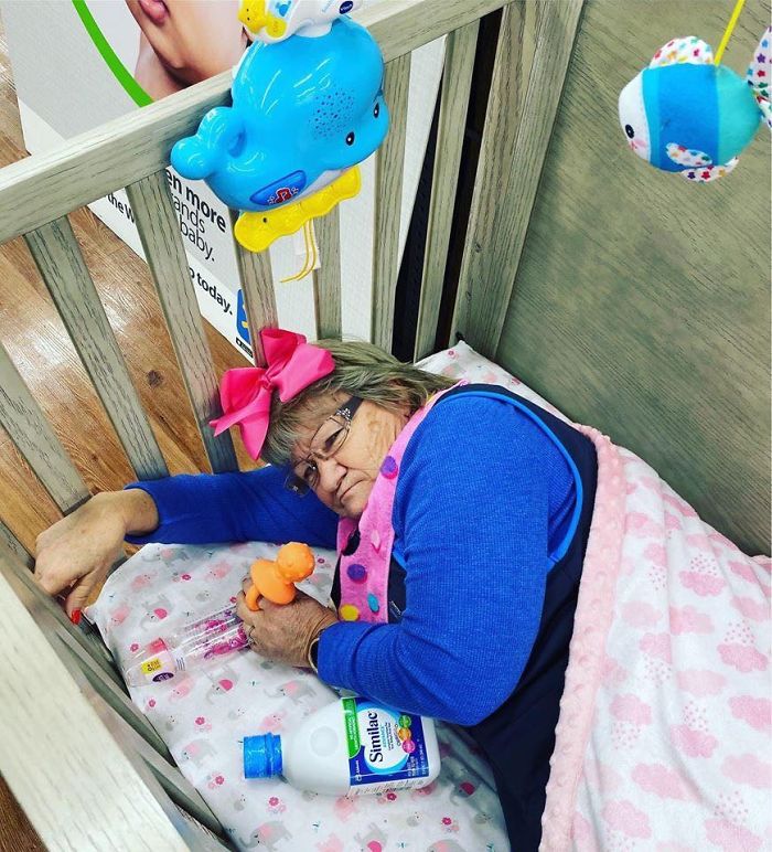 This Lady Works At Walmart, Poses With Its Products For Store’s Local FB Page And People Love Her Sense Of Humor This Lady Works At Walmart, Poses With Its Products For Store’s Local FB Page And People Love Her Sense Of Humor