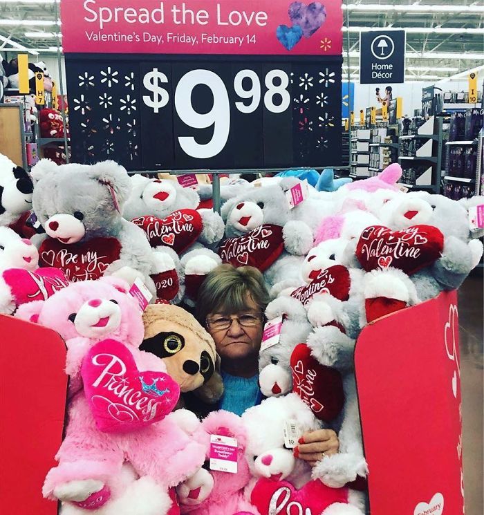 This Lady Works At Walmart, Poses With Its Products For Store’s Local FB Page And People Love Her Sense Of Humor This Lady Works At Walmart, Poses With Its Products For Store’s Local FB Page And People Love Her Sense Of Humor