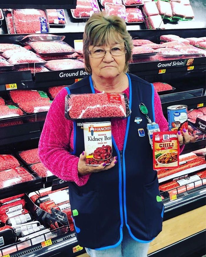 This Lady Works At Walmart, Poses With Its Products For Store’s Local FB Page And People Love Her Sense Of Humor This Lady Works At Walmart, Poses With Its Products For Store’s Local FB Page And People Love Her Sense Of Humor