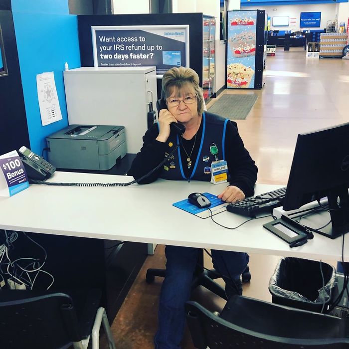 This Lady Works At Walmart, Poses With Its Products For Store’s Local FB Page And People Love Her Sense Of Humor This Lady Works At Walmart, Poses With Its Products For Store’s Local FB Page And People Love Her Sense Of Humor