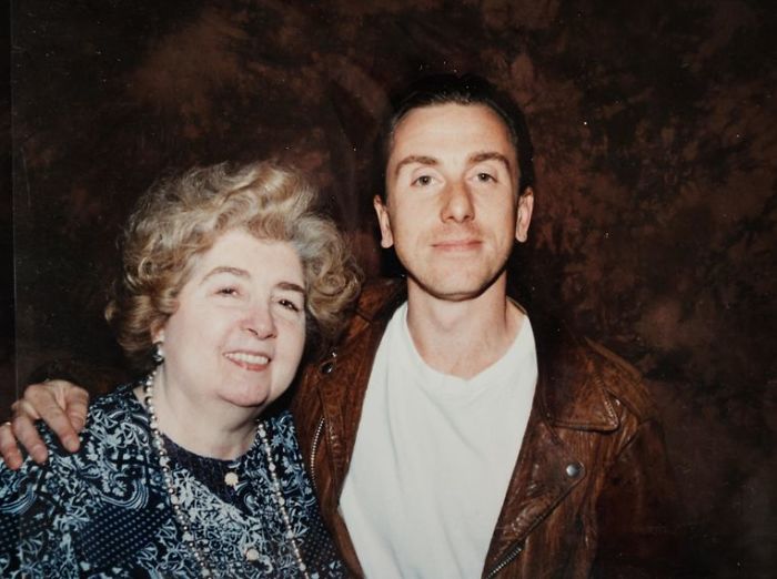 Someone Found A Photo Album With A Woman Next To Hollywood Stars In A Thrift Shop And It’s Like A Time Machine Someone Found A Photo Album With A Woman Next To Hollywood Stars In A Thrift Shop And It’s Like A Time Machine