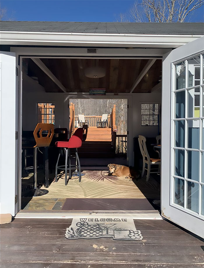 Family Builds A Private Tiny House Village Where Their Teen Kids Have A House Each, Shows What’s Inside Family Builds A Private Tiny House Village Where Their Teen Kids Have A House Each, Shows What’s Inside