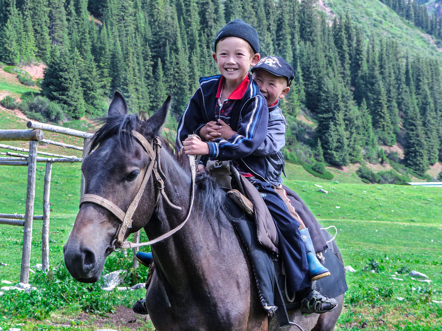 At 22 Years Old, I Came Alone In Kyrgyzstan To Meet Nomadic People In The Mountains At 22 Years Old, I Came Alone In Kyrgyzstan To Meet Nomadic People In The Mountains