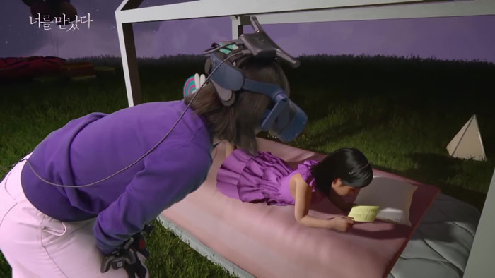 Grieving Mom Is Reunited With Her Dead 7 Y.O. Daughter Through VR Grieving Mom Is Reunited With Her Dead 7 Y.O. Daughter Through VR