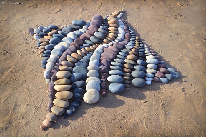 Artist Arranges Stones In Stunning Patterns On The Beach, Finds It Very Therapeutic (30 Pics) Artist Arranges Stones In Stunning Patterns On The Beach, Finds It Very Therapeutic (30 Pics)