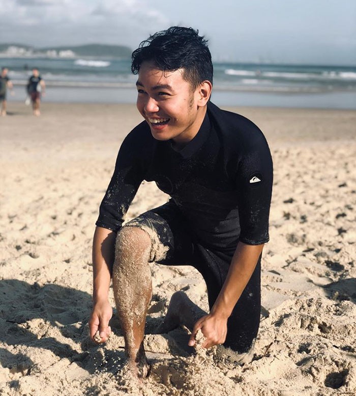 This Man Celebrated His Birthday By Sharing The Not-So-Appealing Truth Behind His Success Story In Another Country This Man Celebrated His Birthday By Sharing The Not-So-Appealing Truth Behind His Success Story In Another Country