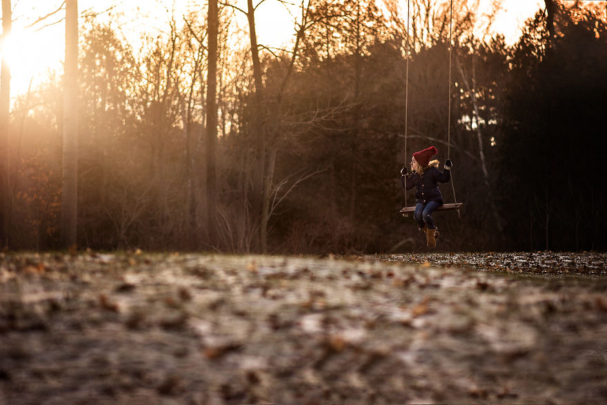 I’ve Photographed My Daughter On The Same Tree Swing For 3 Years, Here Are Some Of My Favorites I’ve Photographed My Daughter On The Same Tree Swing For 3 Years, Here Are Some Of My Favorites