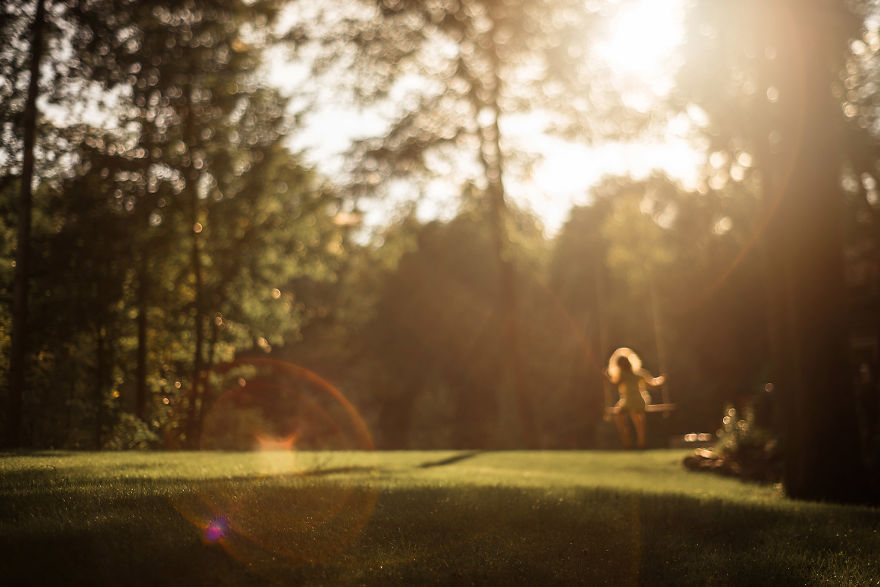 I’ve Photographed My Daughter On The Same Tree Swing For 3 Years, Here Are Some Of My Favorites I’ve Photographed My Daughter On The Same Tree Swing For 3 Years, Here Are Some Of My Favorites
