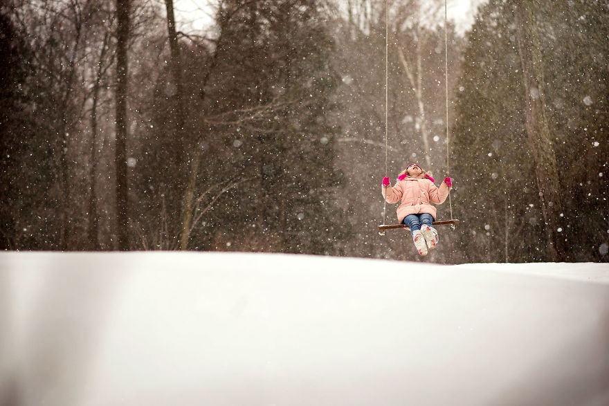 I’ve Photographed My Daughter On The Same Tree Swing For 3 Years, Here Are Some Of My Favorites I’ve Photographed My Daughter On The Same Tree Swing For 3 Years, Here Are Some Of My Favorites