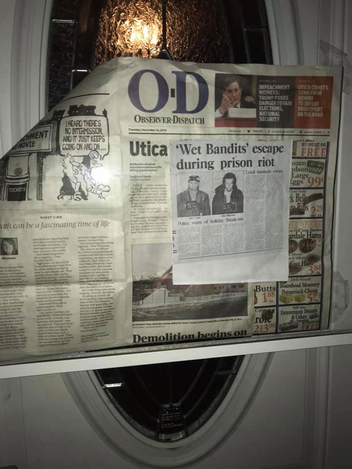 Man Puts Up ‘Home Alone’ Inspired Traps As Christmas Decorations Man Puts Up ‘Home Alone’ Inspired Traps As Christmas Decorations