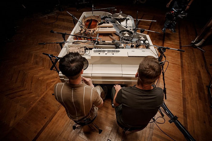 This Indie Rock Band Spent 3 Years Building An Incredible 20-Piece Hybrid Instrument To Be Played By 2 Guys This Indie Rock Band Spent 3 Years Building An Incredible 20-Piece Hybrid Instrument To Be Played By 2 Guys