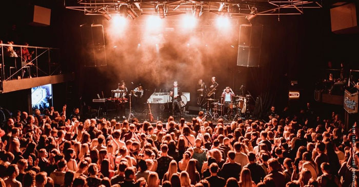 This Indie Rock Band Spent 3 Years Building An Incredible 20-Piece Hybrid Instrument To Be Played By 2 Guys This Indie Rock Band Spent 3 Years Building An Incredible 20-Piece Hybrid Instrument To Be Played By 2 Guys