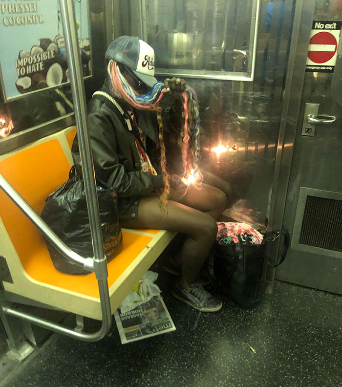 People Are Shaming Jerks They Meet On The Subway By Posting These 30 Pics Online People Are Shaming Jerks They Meet On The Subway By Posting These 30 Pics Online