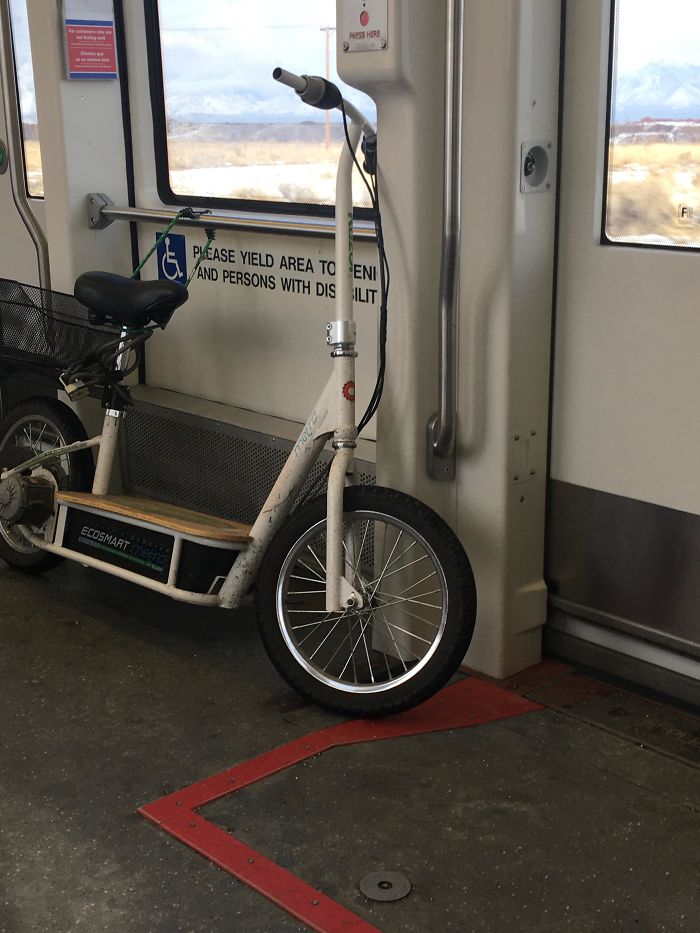 People Are Shaming Jerks They Meet On The Subway By Posting These 30 Pics Online People Are Shaming Jerks They Meet On The Subway By Posting These 30 Pics Online