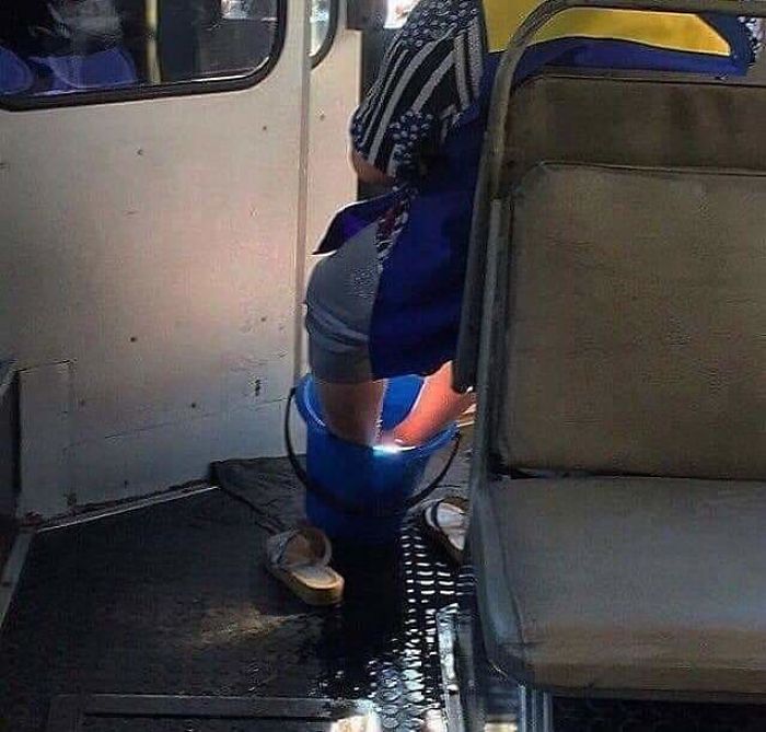 People Are Shaming Jerks They Meet On The Subway By Posting These 30 Pics Online People Are Shaming Jerks They Meet On The Subway By Posting These 30 Pics Online