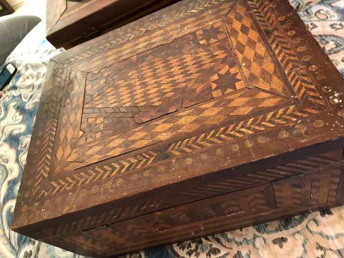 Bank Robber Hides Something In A ‘Mystery Box’, 100 Years Later, His Great Grandson Opens It Bank Robber Hides Something In A ‘Mystery Box’, 100 Years Later, His Great Grandson Opens It