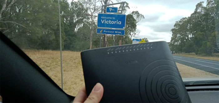 Kids Don’t Want To Go On A Family Trip, So Their Parents Take Their Modem Instead Kids Don’t Want To Go On A Family Trip, So Their Parents Take Their Modem Instead