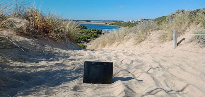 Kids Don’t Want To Go On A Family Trip, So Their Parents Take Their Modem Instead Kids Don’t Want To Go On A Family Trip, So Their Parents Take Their Modem Instead