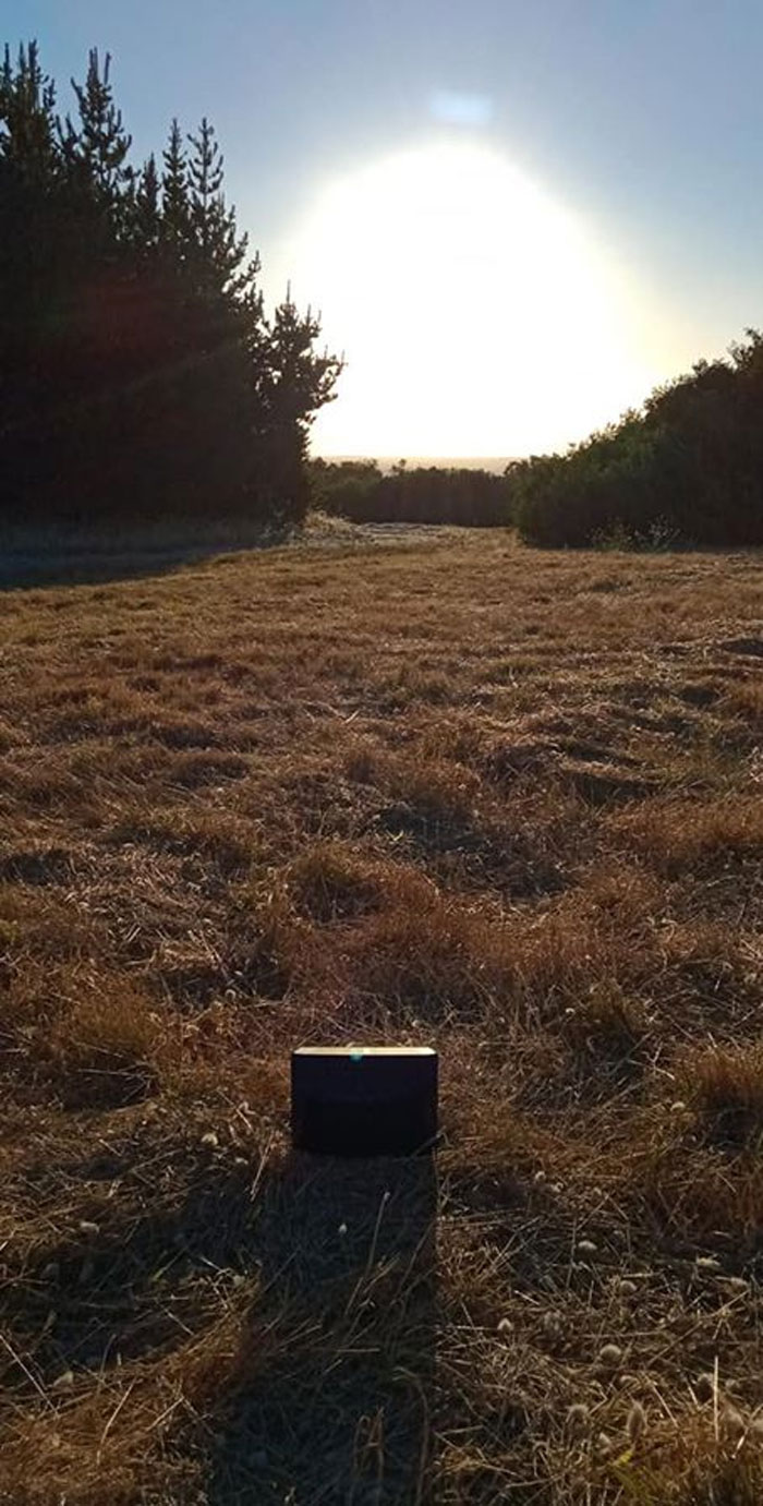 Kids Don’t Want To Go On A Family Trip, So Their Parents Take Their Modem Instead Kids Don’t Want To Go On A Family Trip, So Their Parents Take Their Modem Instead