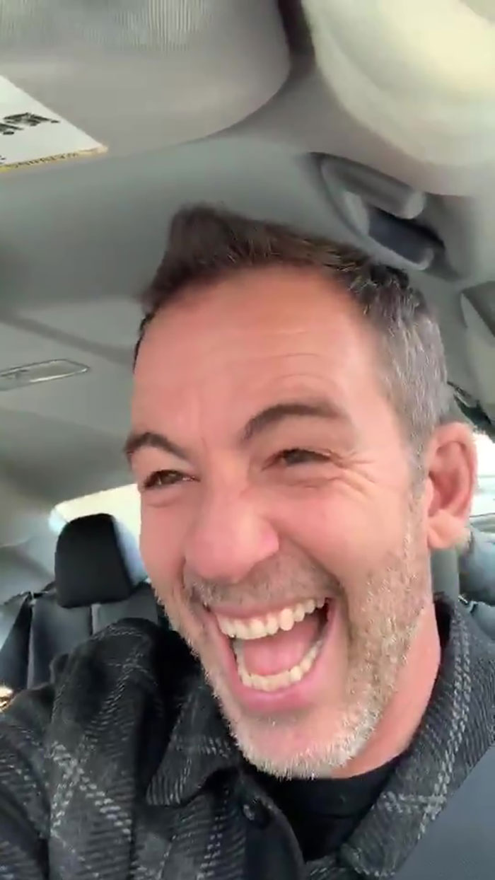 Dad Tries To Tell His Kids His Growing Up Story, Records Their Savage Responses Dad Tries To Tell His Kids His Growing Up Story, Records Their Savage Responses