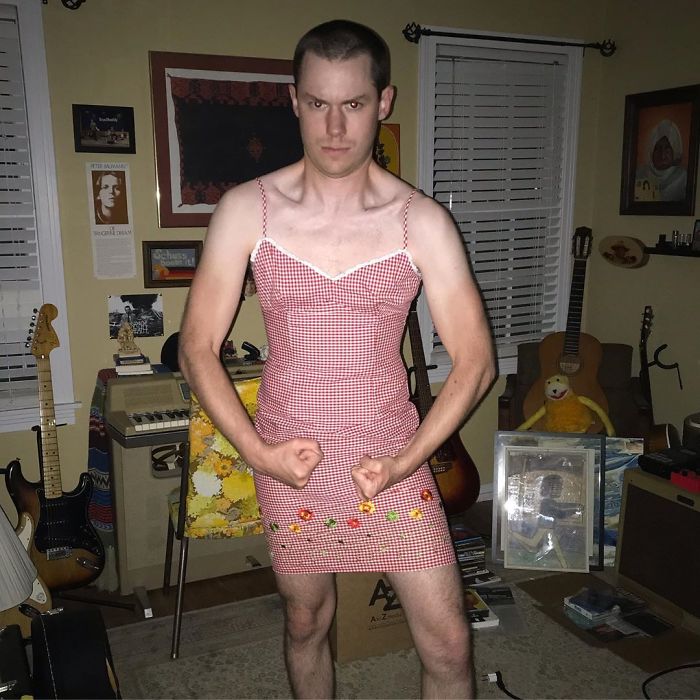 Guy Shows What $20 Can Get You At Thrift Stores, And The Results Are So Stupid It’s Hilarious Guy Shows What $20 Can Get You At Thrift Stores, And The Results Are So Stupid It’s Hilarious